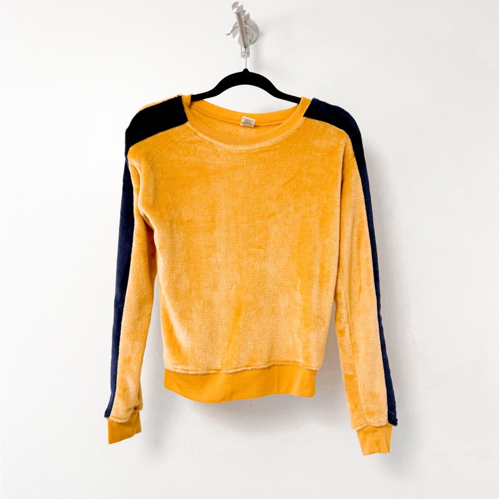Cold Crush Fall Y2K Super Soft Plush Side‎ Stripe Pull On Sweater Yellow Navy